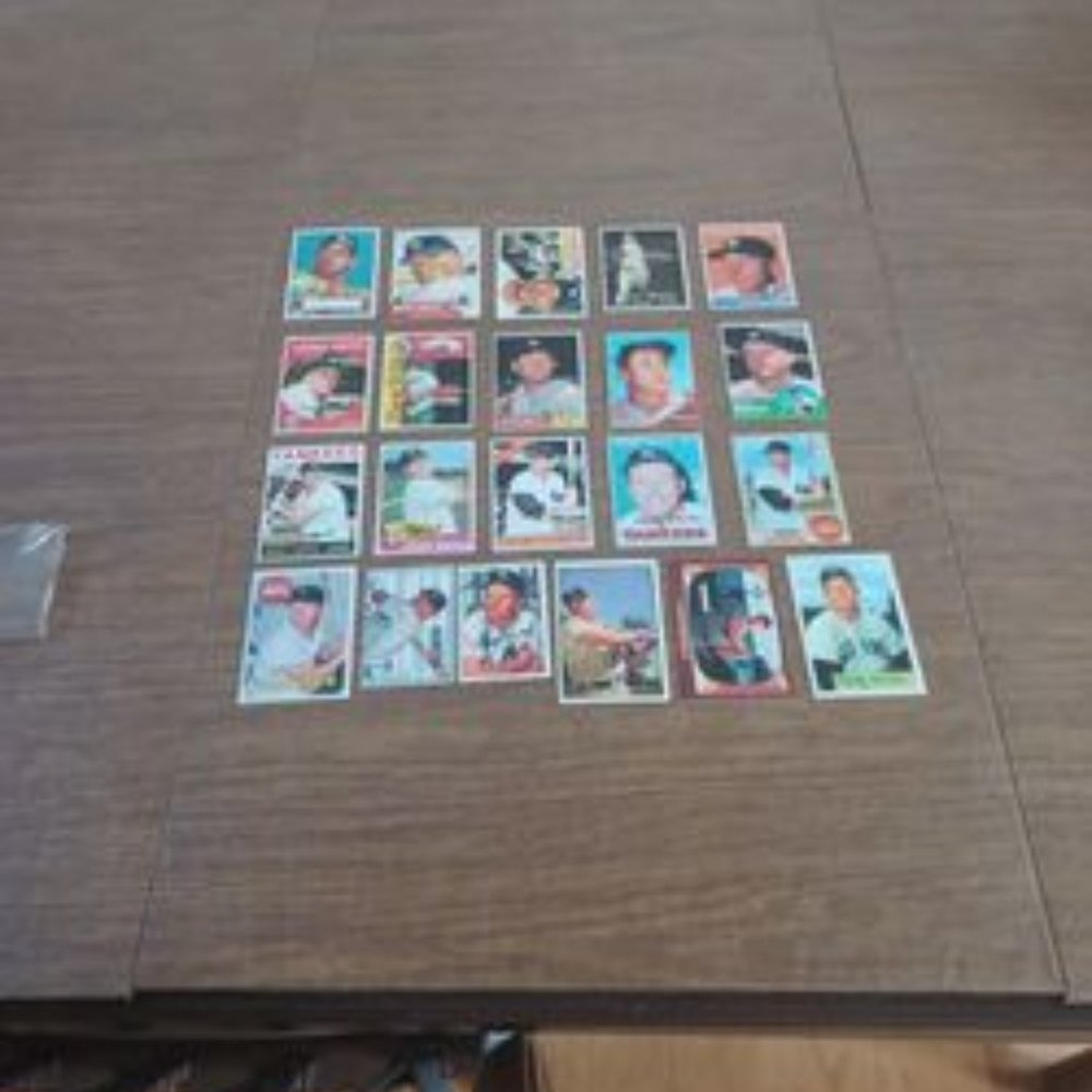 Lot of 21 reprint  Mickey Mantle standard cards 1951-1969 Topps Bowman rookies